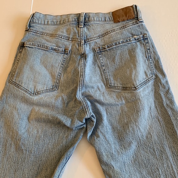 AEROPOSTALE. Blue denim jeans, distressed/rough look. Super high rise, s… - Picture 8 of 16
